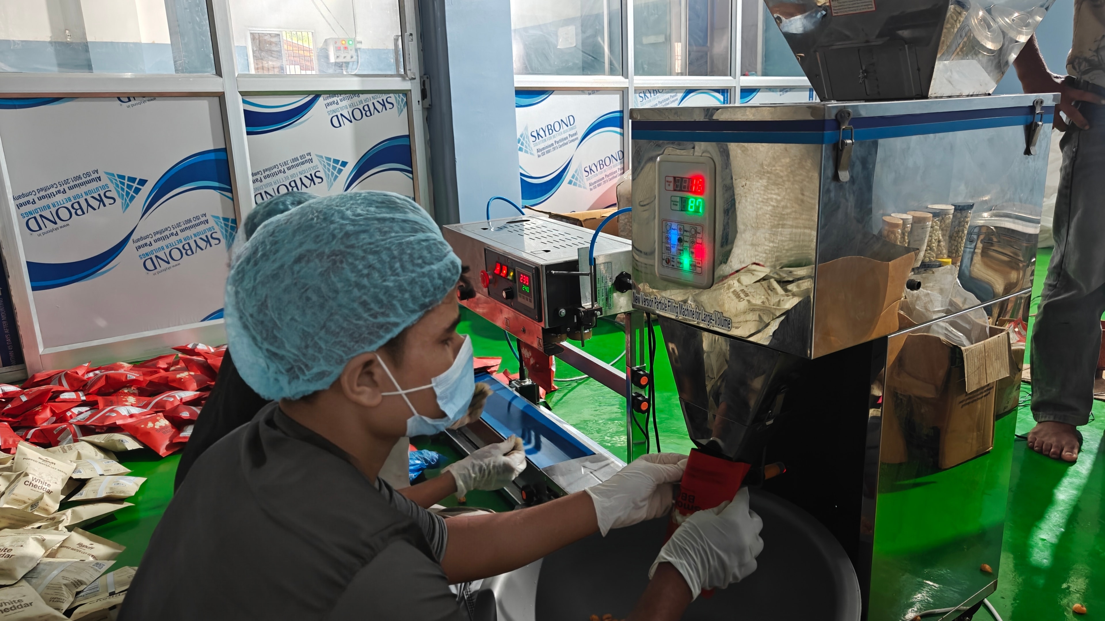High-Speed Packaging. - Nitrogen Pouch & Canister Line